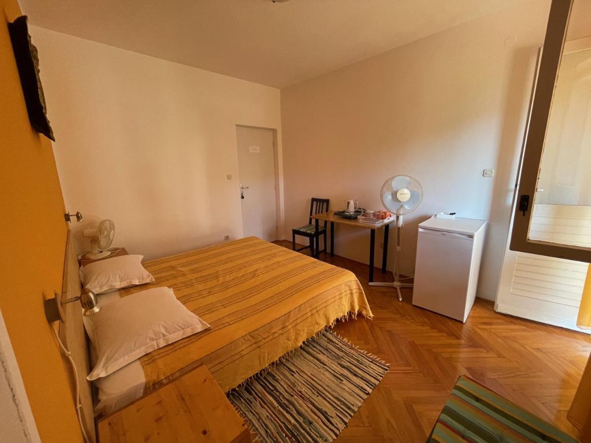 Hvar Guesthouse - Double Bedroom With Private Bathroom Jelsa  Exterior foto