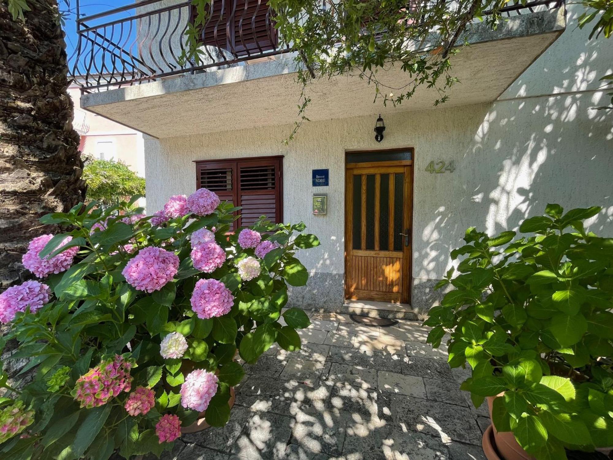 Hvar Guesthouse - Double Bedroom With Private Bathroom Jelsa  Exterior foto